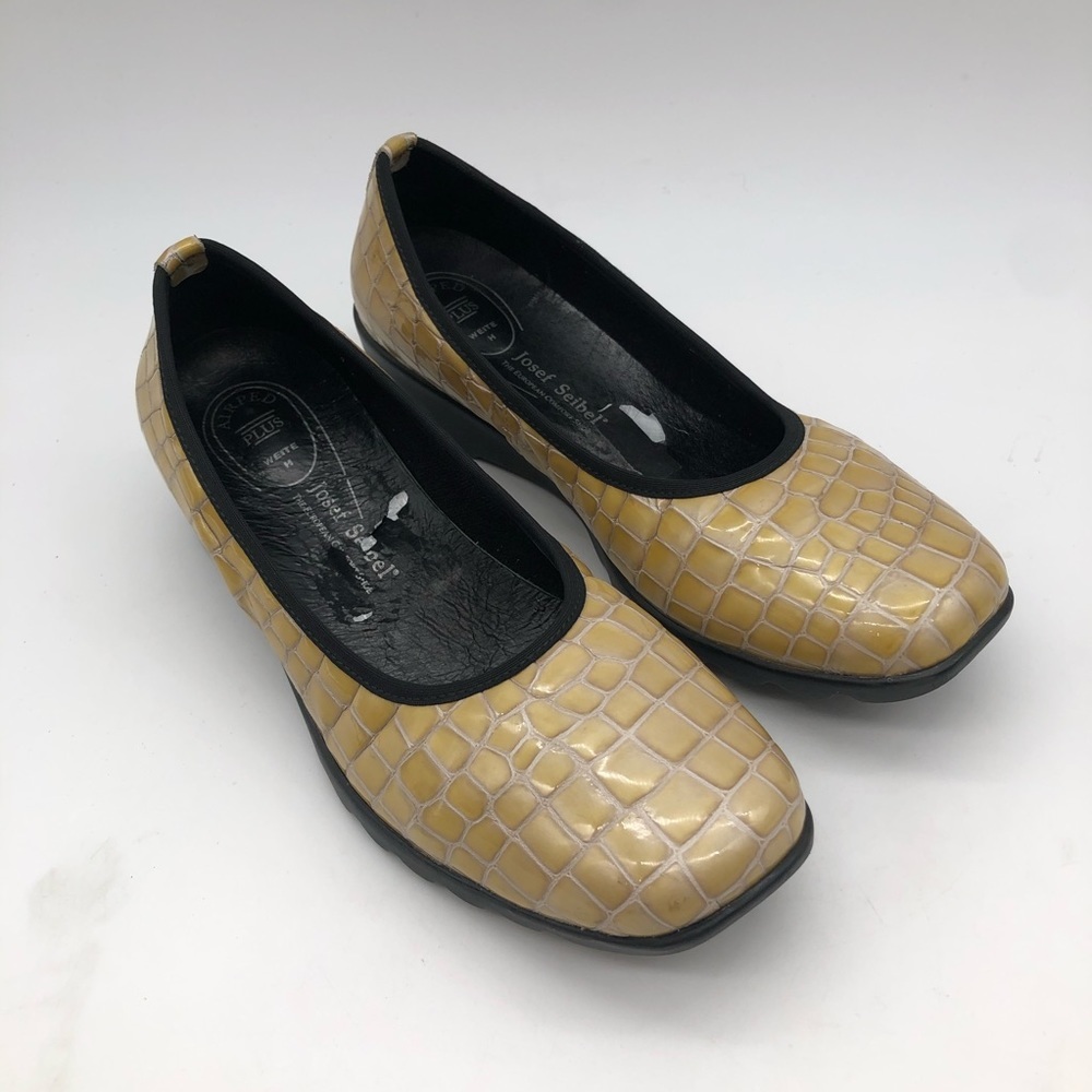 Josef Seibel 41 Bridget Tan Patent Croc Loafers